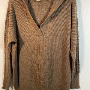 EVIE Hooded deep V-neck sweater with hood. Cable knit embellishments. Acrylic 1X